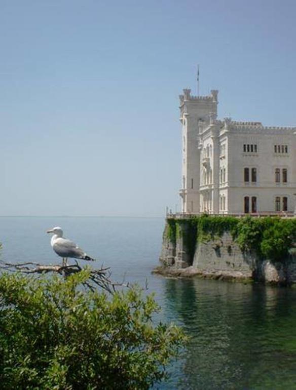 Mary Poppins'S House Bed & Breakfast Триест Екстериор снимка